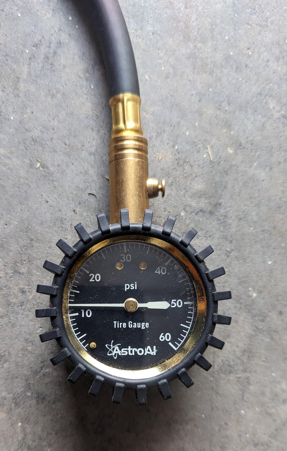 AstroAI Tire Pressure Gauge 0-60 PSI, Large Glow Dial for Car, SUV customer photo 1