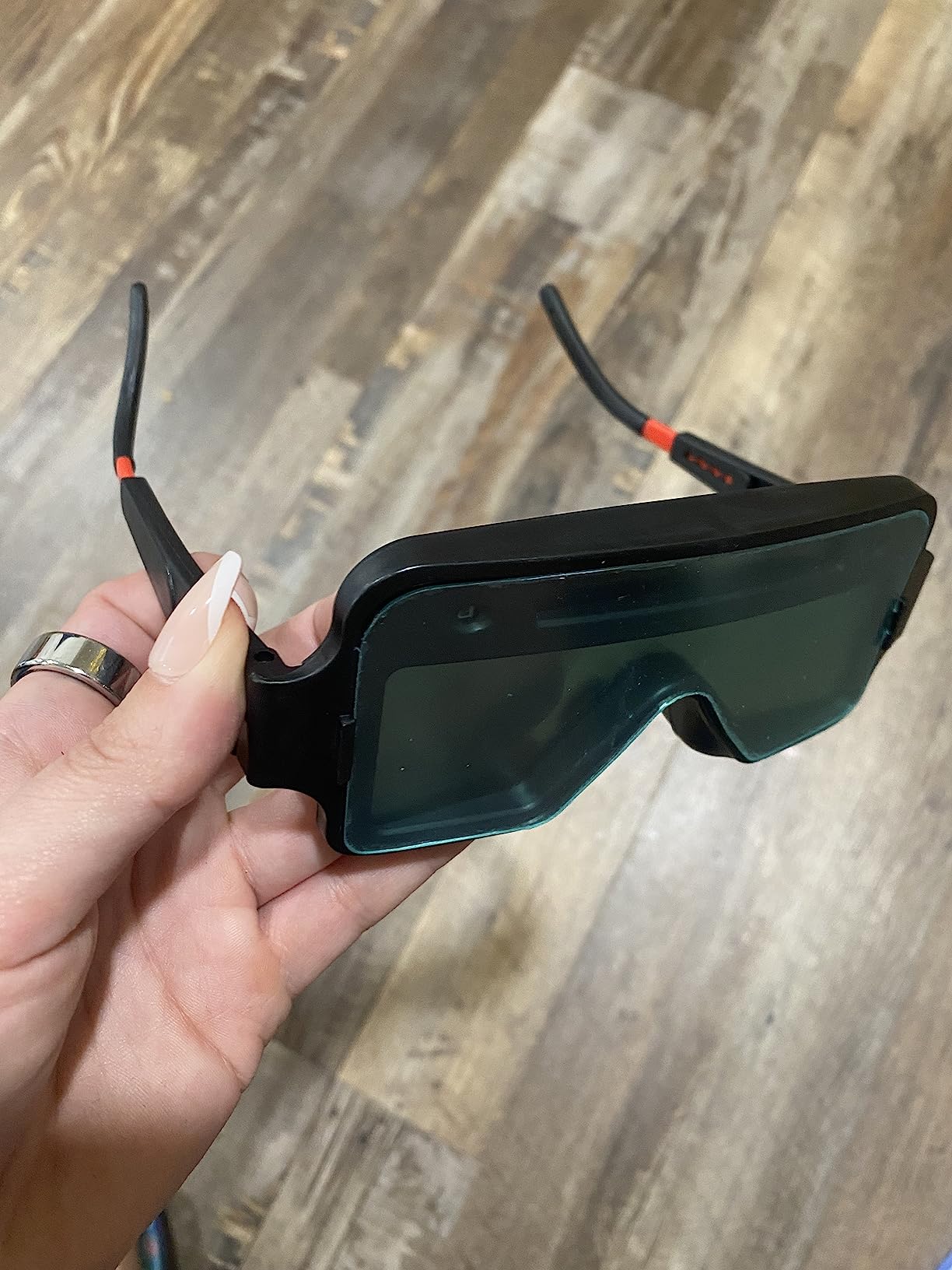 YESWELDER True Color Auto-Darkening Welding Goggles, 2-Sensor View | hard-hat-compatible design, quick tack welding, and tight spaces, Lightweight 4.8 oz design, adjustable spectacle frame customer photo 1