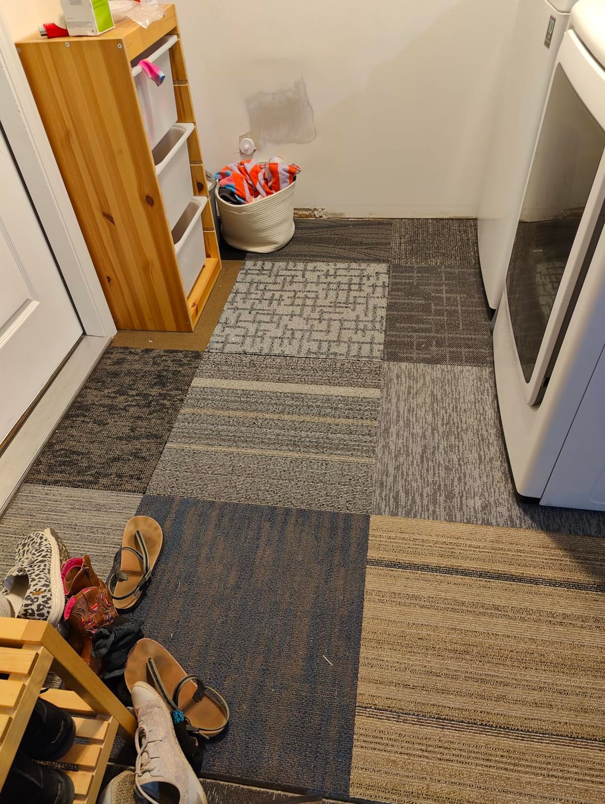 Assorted Carpet Tile 24