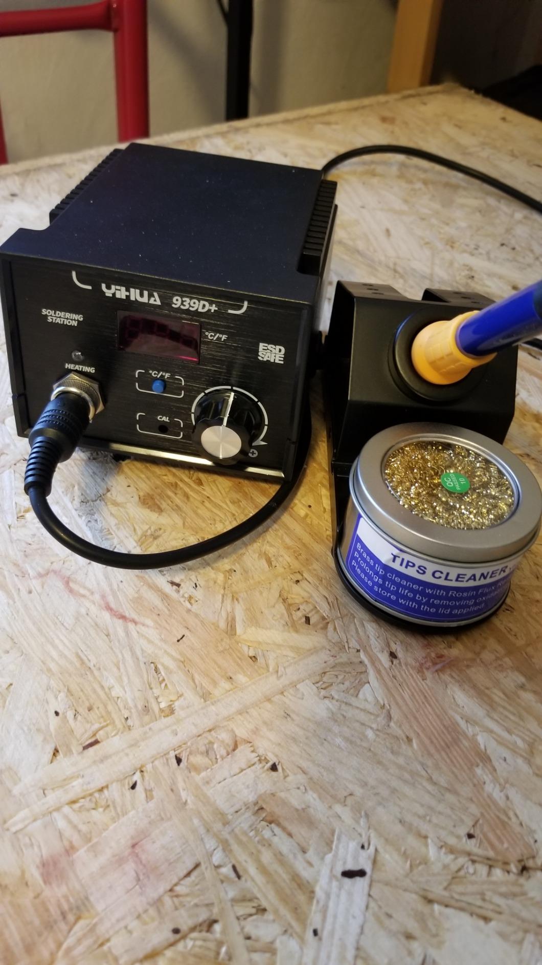YIHUA 939D+ Digital Soldering Station, 75 Watt Equivalent with Temperature Control, °C/°F Display. ESD safe for Electronics. Aluminum Panel (Resists Burn). Solder Tips, Lead-free Solder & Extras customer photo 2