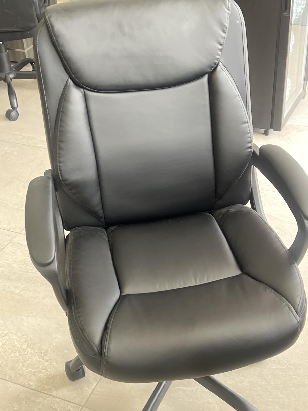 Amazon Basics Classic Puresoft PU Padded Mid-Back Office Desk Chair with Armrest, Easy Assembly, Sturdy Metal Base, Wheels, 275lb Support, 26