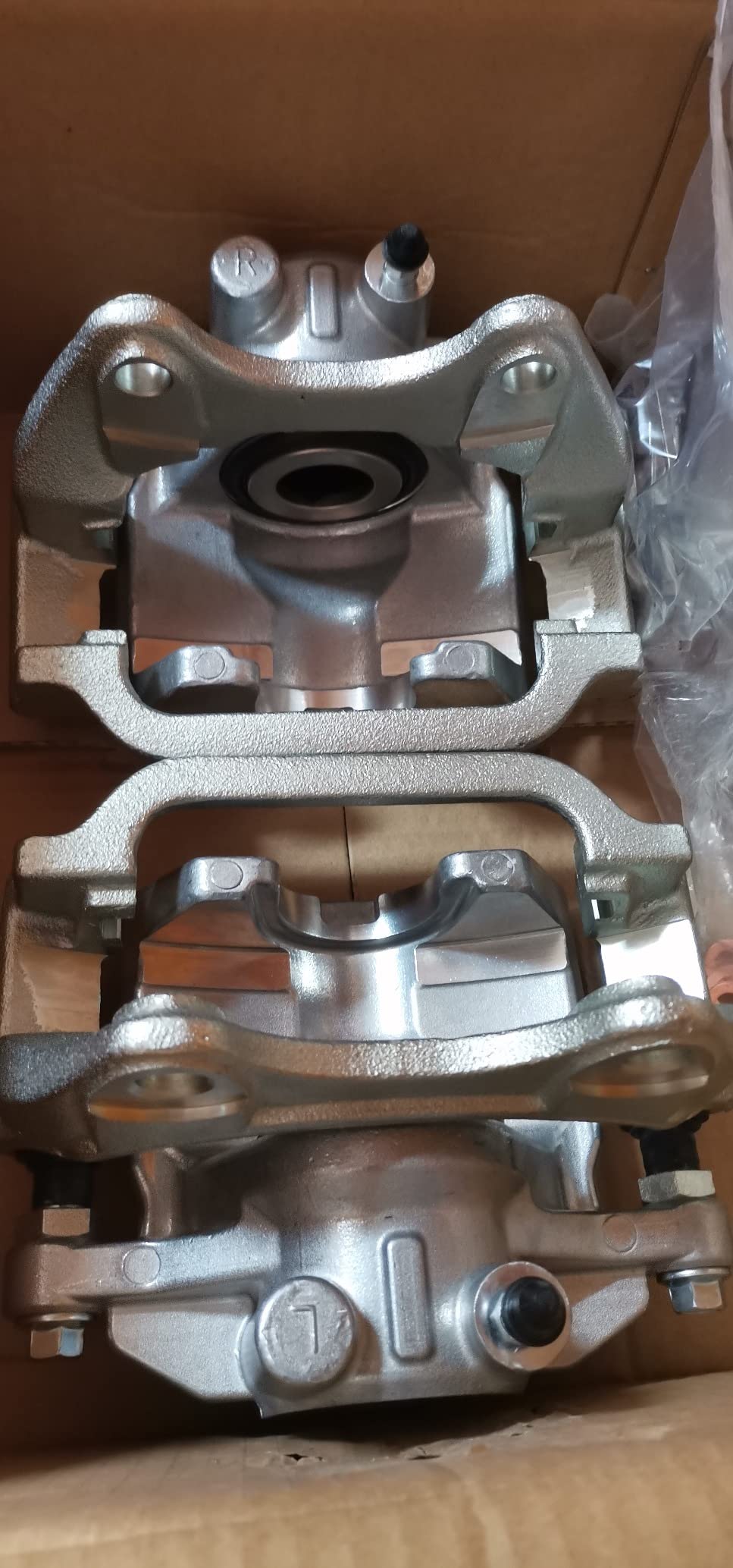 A-Premium Rear Left and Right Side Disc Brake Caliper with Bracket | Compatible with Cadillac, Chevy & GMC - Escalade, Avalanche, Silverado 1500, Suburban 1500, Tahoe, Sierra 1500 and more customer photo 1