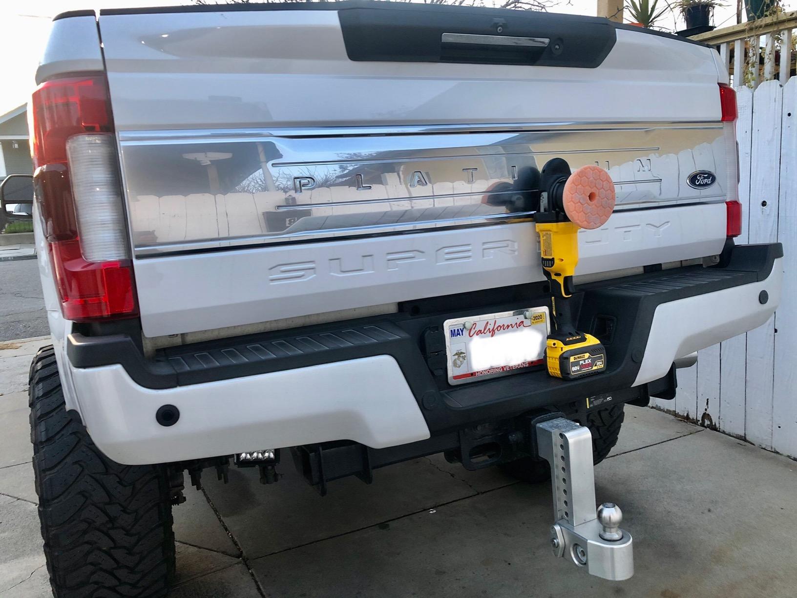DEWALT 20V MAX* XR Cordless Polisher, Variable-Speed, Random Orbit, 5-Inch, Tool Only (DCM848B) customer photo 2