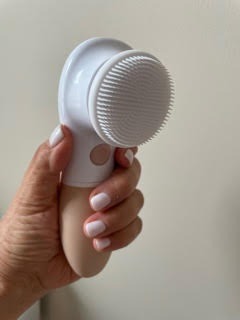 Vanity Planet Raedia Facial Cleansing Brush - Electric Facial Cleansing Brush with 4 Exfoliating Brush Heads - Waterproof, Handheld, Lightweight for Face Scrubber and Exfoliating Face - Warm Grey customer photo 2