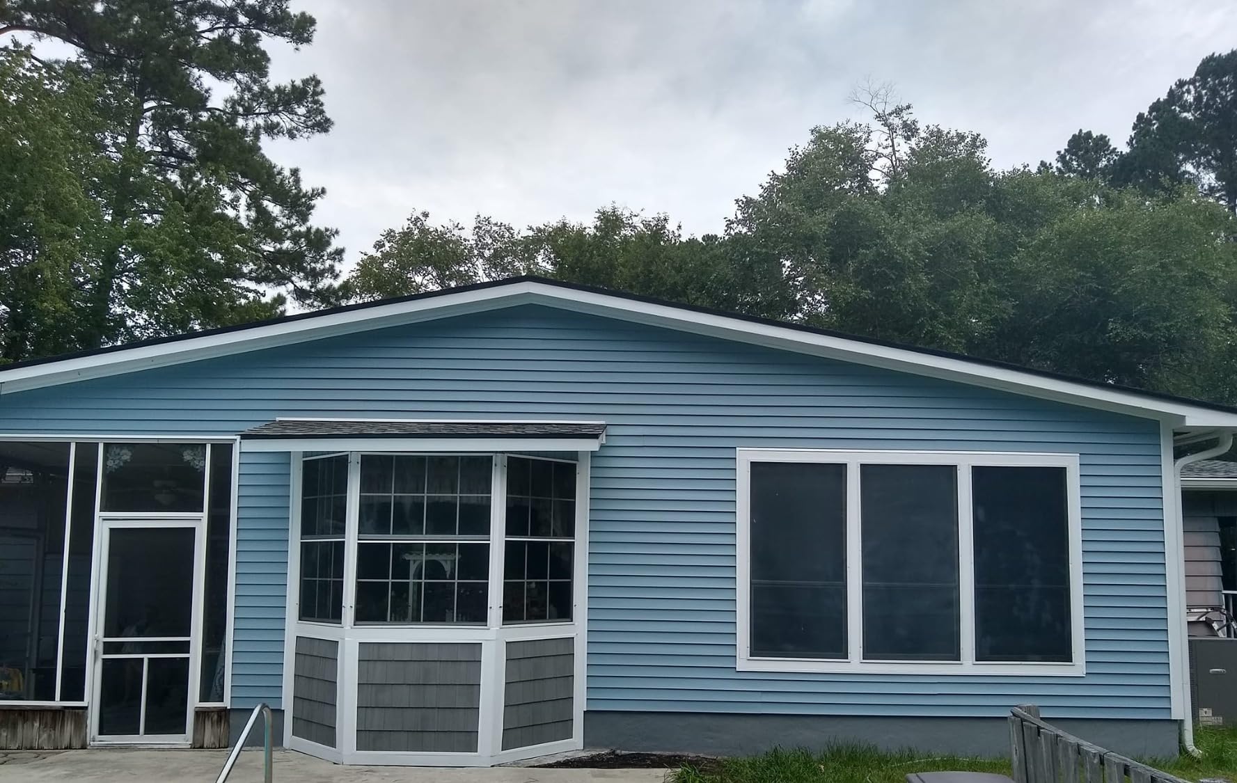 Polaris Homeside Select Double 7in. Cedar Shake Vinyl Siding (1/2 Square) Slate customer photo 2