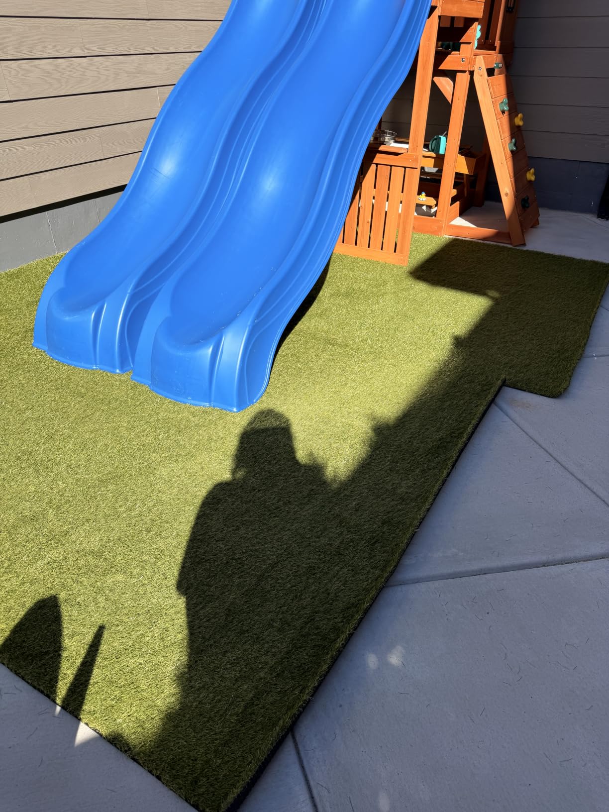 LITA Realistic Deluxe Artificial Grass Synthetic Thick Lawn Turf Carpet (8 FT x 10 FT (80 Square FT)) customer photo 1