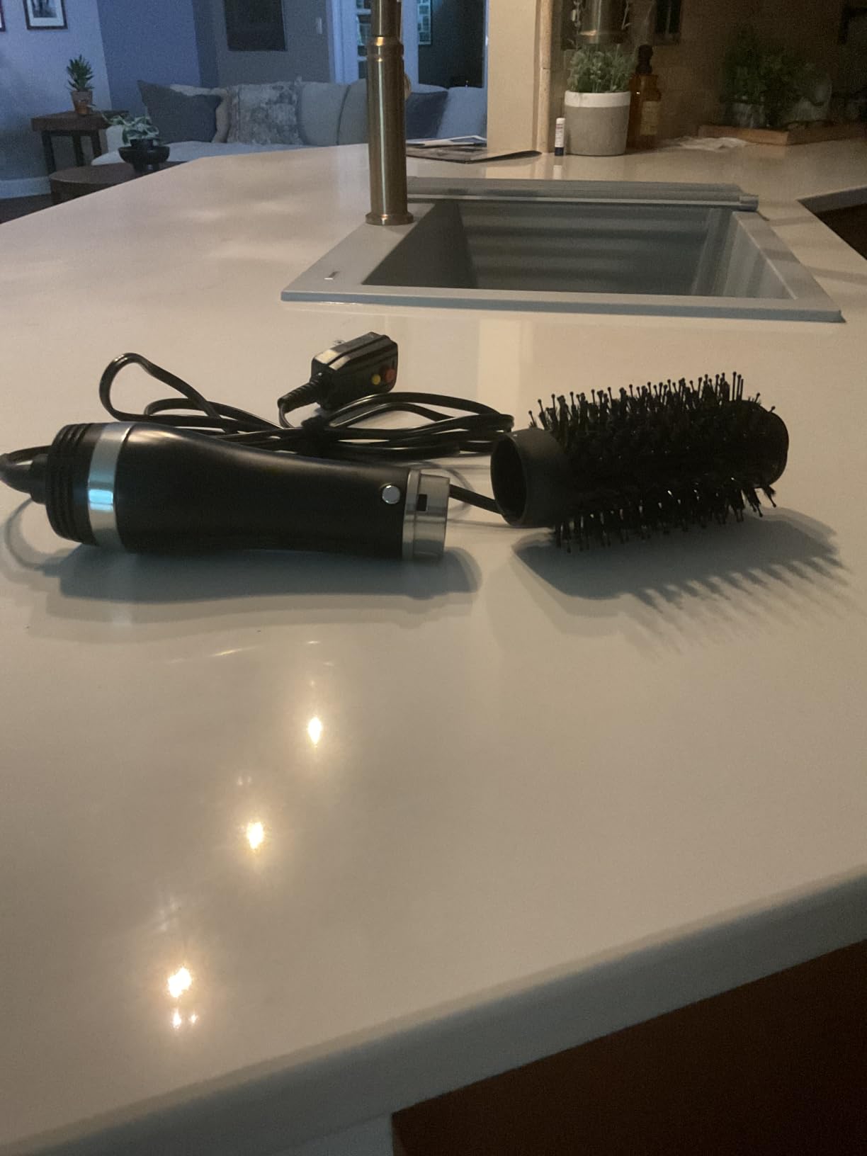 CHI Volumizer 4-in-1 Blowout Brush Hair Dryer, Black customer photo 1