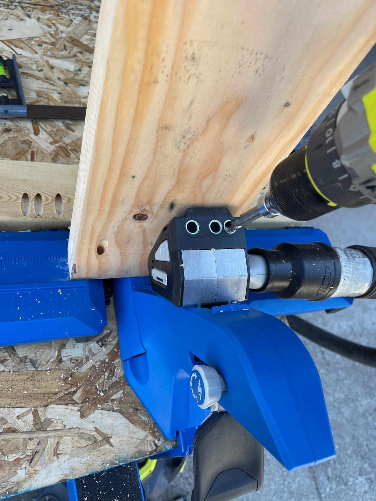 Kreg Pocket-Hole Jig 720PRO, Jig Only, 160 Screws, KPHJ720PRO | Includes Docking Station, Jig Clamp, Drill and Driver Bits, Thickness Gauge and 160 Pocket-Hole Screws customer photo 2