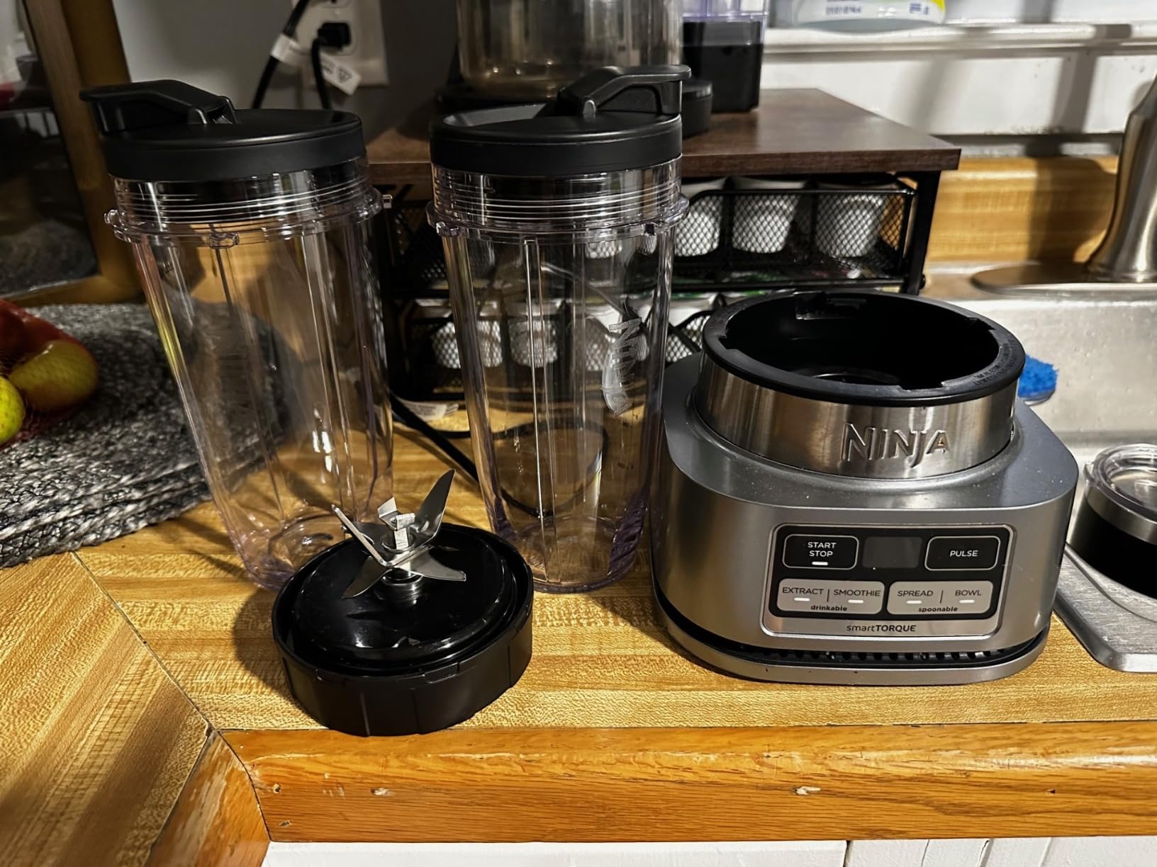 Ninja Foodi Personal Blender & Smoothie Bowl Maker, 1200PW, SS101 | smartTORQUE motor + Hybrid Edge blades. Smoothie bowl maker, nutrient extractor, (2) 24-oz cups. Dishwasher safe. customer photo 1