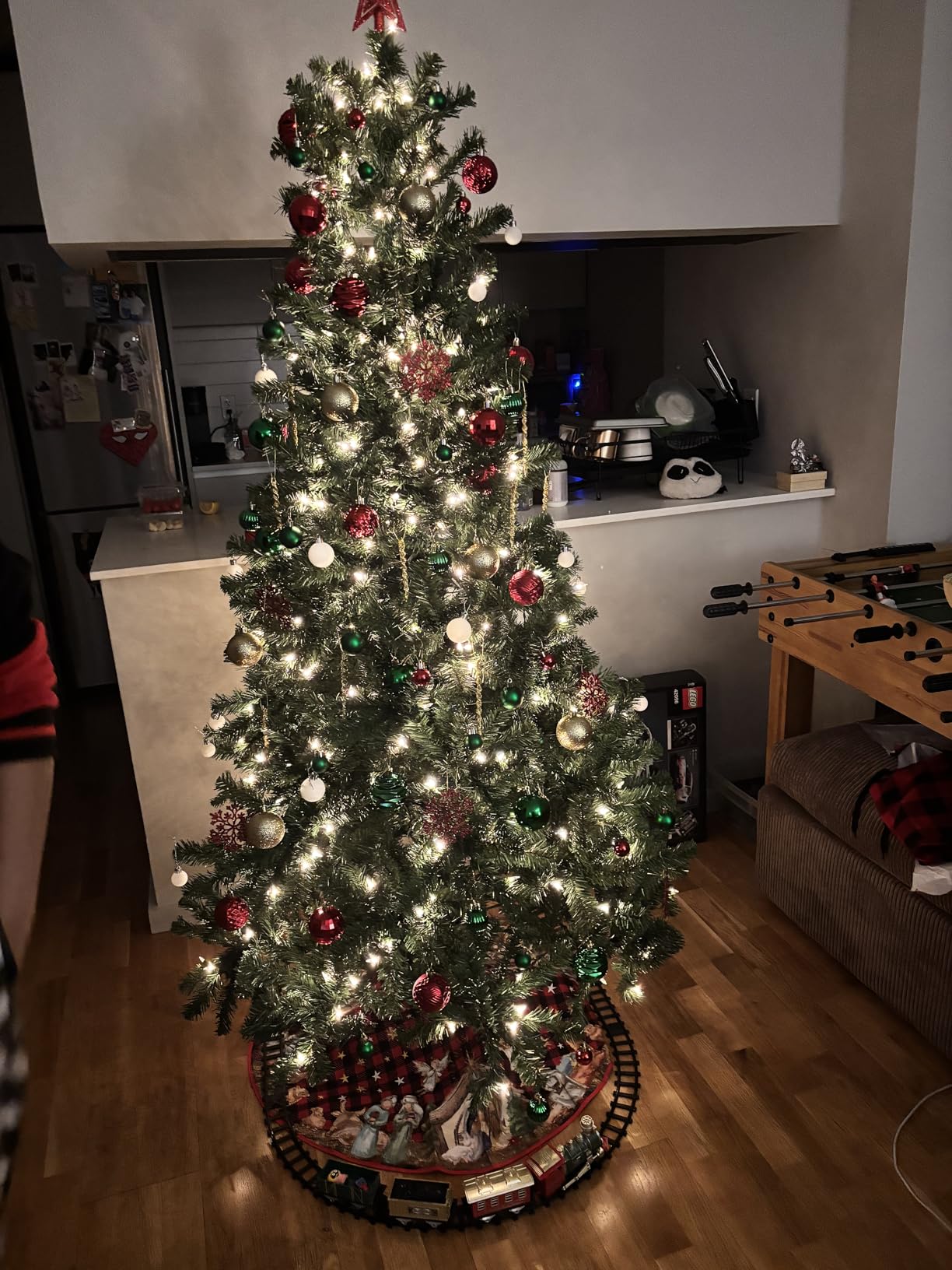 Yaheetech 9ft Pre-lit Christmas Tree with 850 Warm White Lights, Green | Prelighted Spruce Christmas Tree for Home Party Decoration with 850 Warm White Lights and 2160 Branch Tips, Foldable Stand customer photo 1