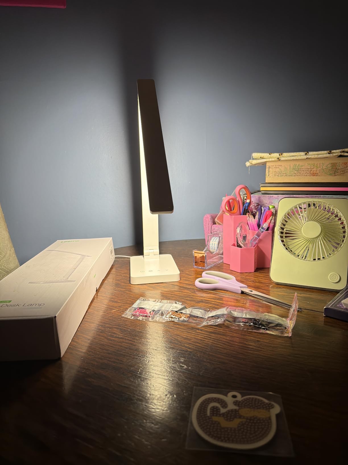 Lepro LED Desk Lamp 9.5W 800lm, Metal Desk Light for Home Office, White | 5 Colors 5 Brightness, Dimmable Task Light, Eye Caring, Home Office Desktop Lamp for Reading, Crafting, Sewing, Puzzle, Nail customer photo 1