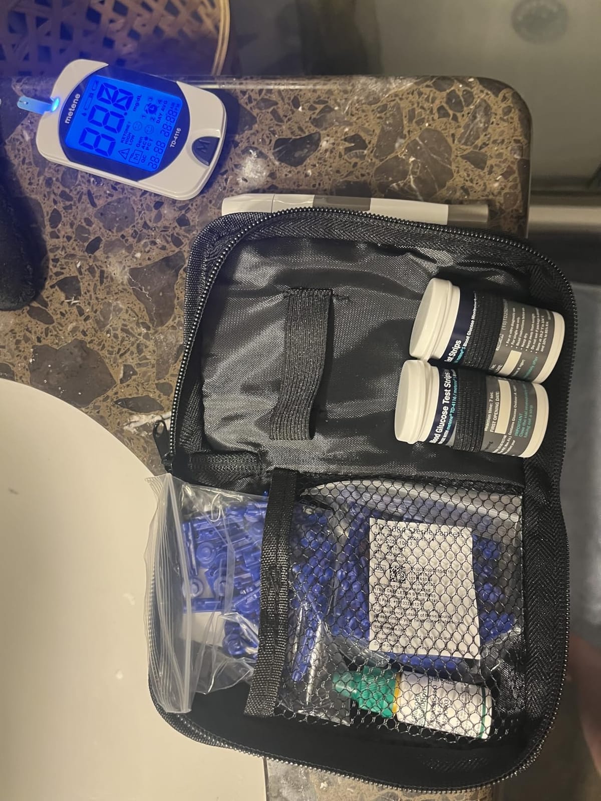 Metene TD-4116 Blood Glucose Monitor Kit, 100 Glucometer Strips, No Coding | 100 Lancets & Control Solution & Lancing Device, Blood Sugar Monitor Large Display , Blood Sugar Test Kit for Home Use customer photo 2