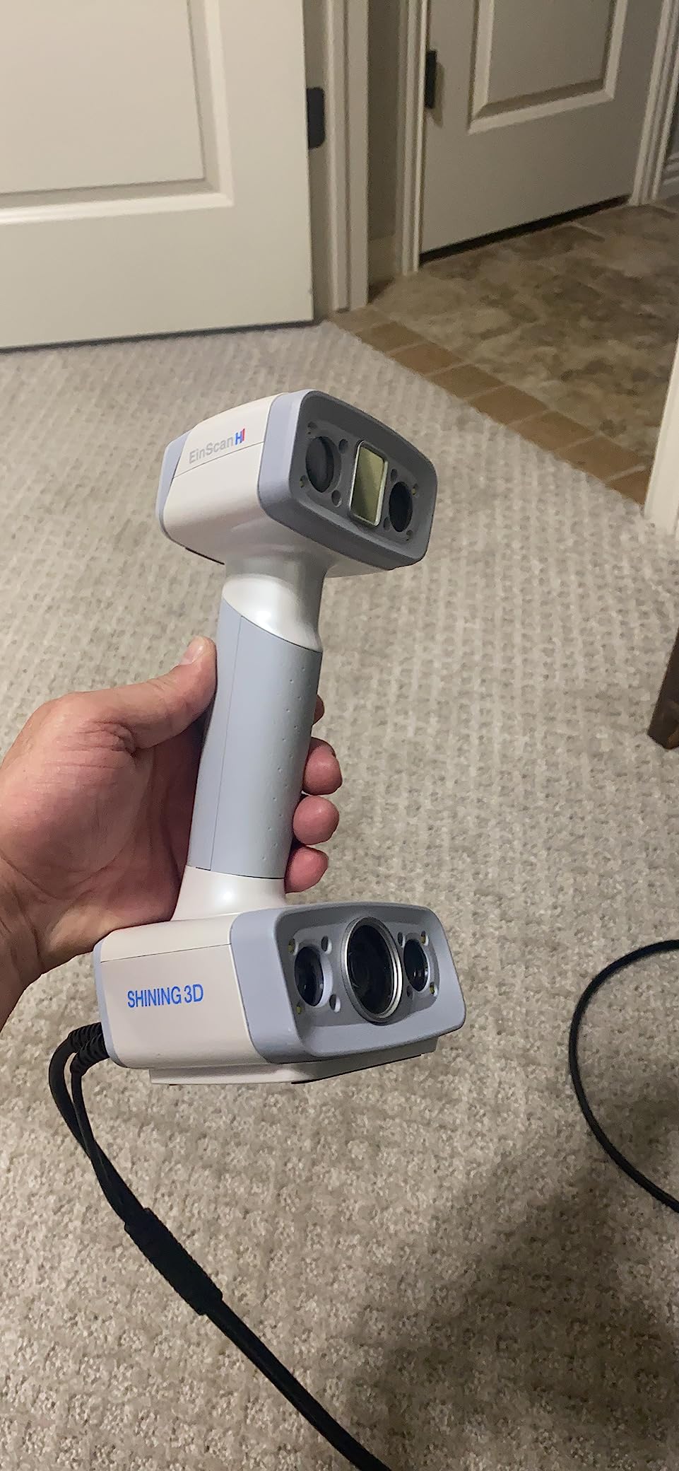 Shining 3D H2 Handheld 3D Scanner for 3D Printing with Color Camera | Hybrid LED And IR Light, CAD Software Compatible, Portable Design, Texture Accuracy, Multi-Material Capture customer photo 1