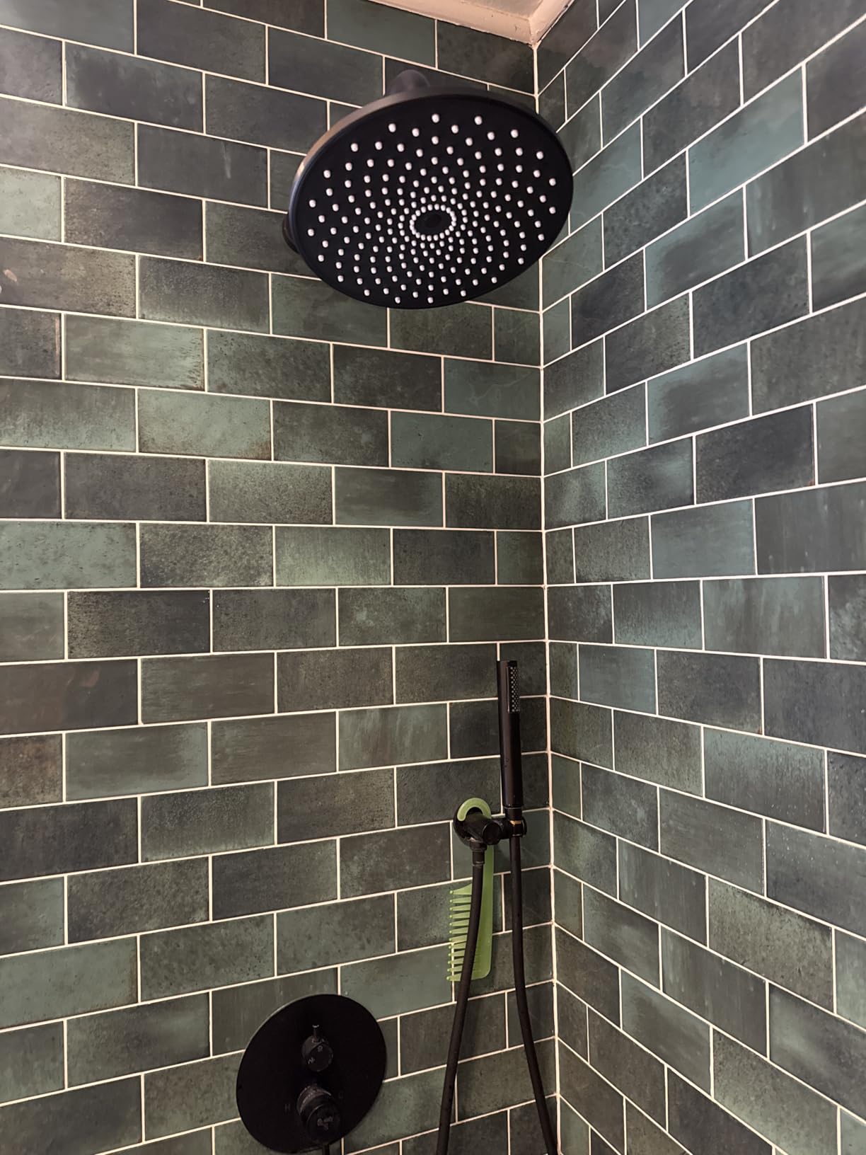 Rain Shower Head VMASSTONE 9In High Pressure Showerhead - Tool Free Installation- with Large Spray Surfaces and 200 Nozzles for Delicate and Unstimulate Shower Experience (EM-001 Matte Black/Black) customer photo 2