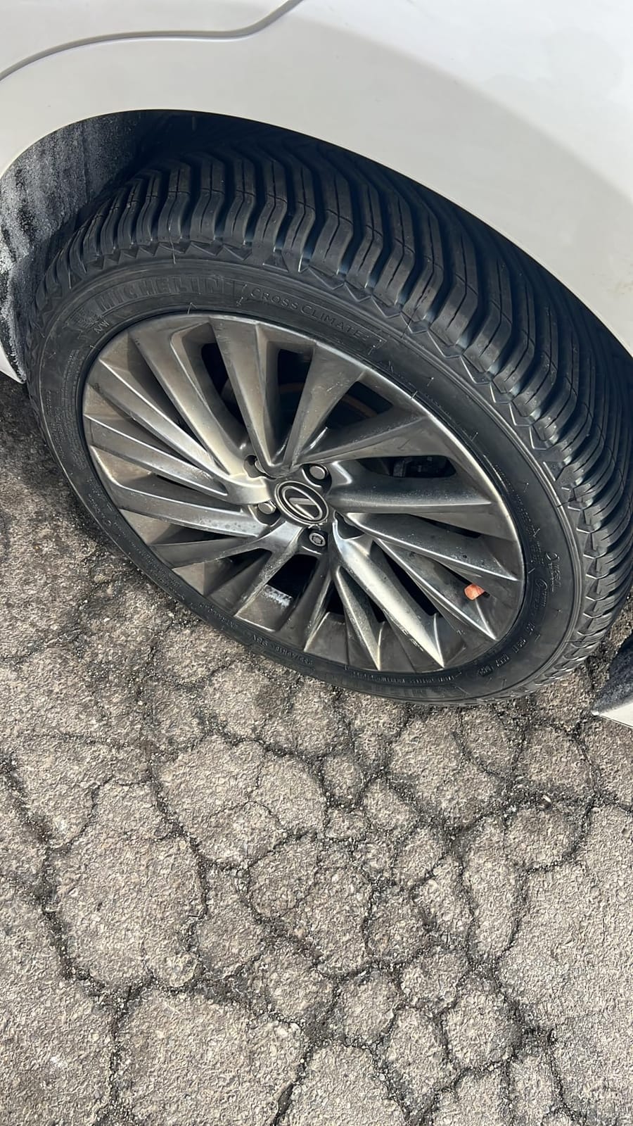 MICHELIN CROSSCLIMATE2 A/W 235/45R18 98V XL (Set of 1 Tire Only) customer photo 1