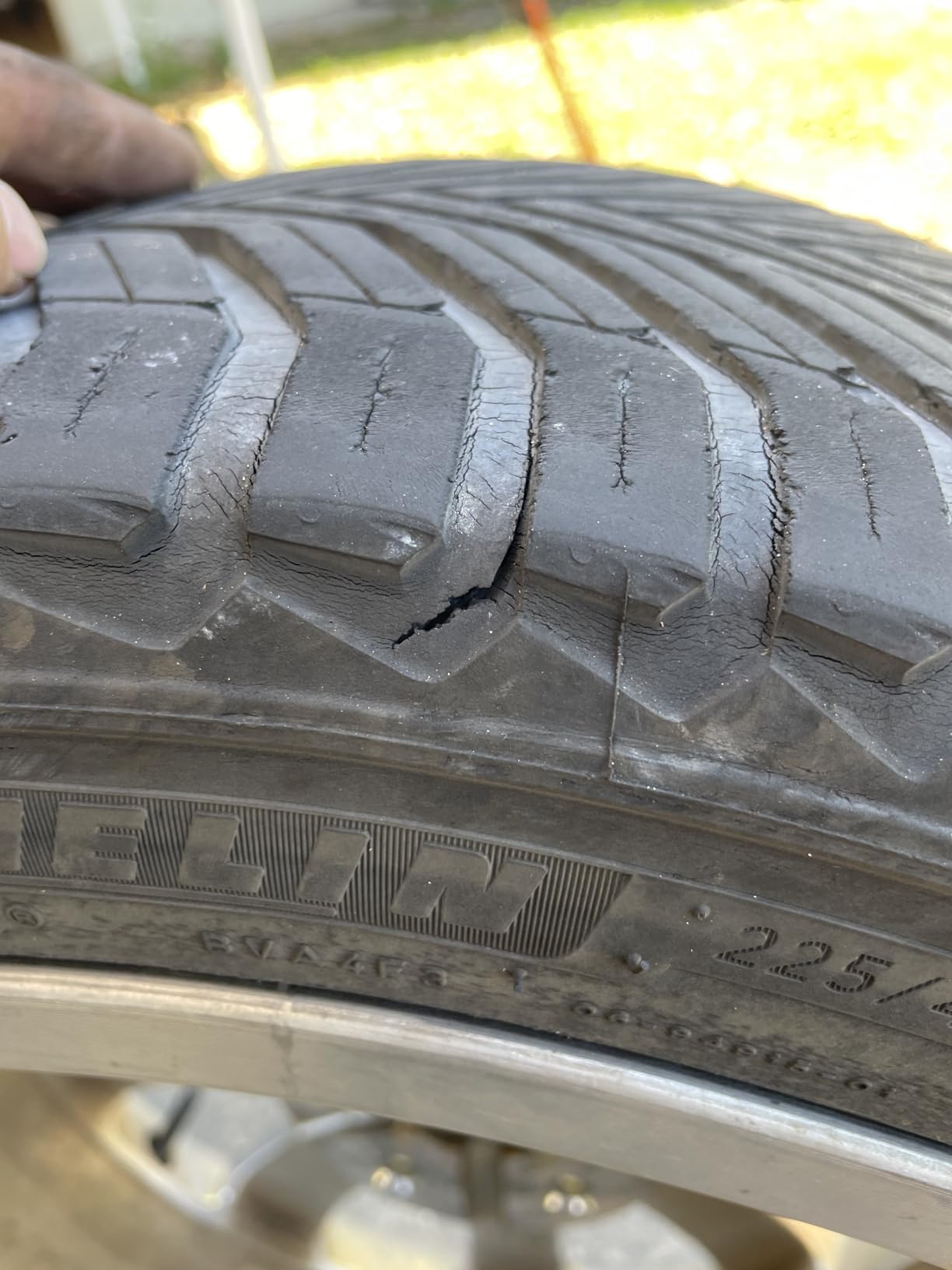 MICHELIN CROSSCLIMATE2 A/W 235/45R18 98V XL (Set of 1 Tire Only) customer photo 2