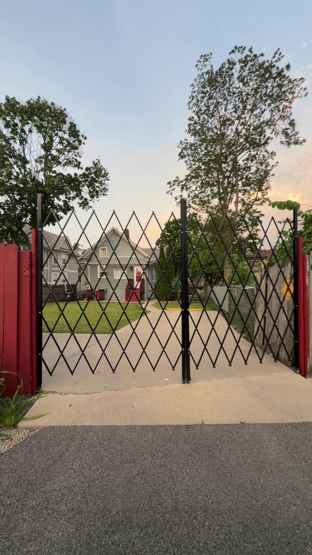 VEVOR Double Folding Security Gate, 61