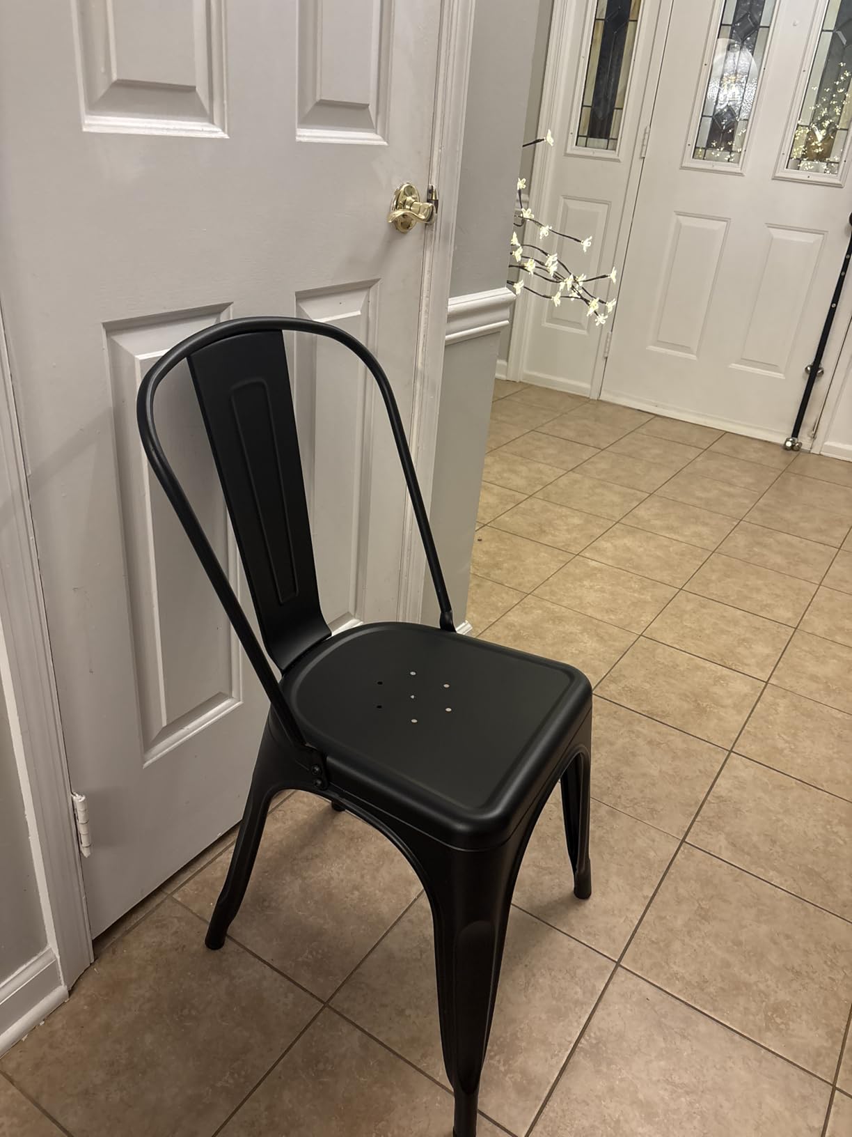 Amazon Basics Metal Dining Chairs, Easy to Assemble, Indoor/Outdoor, Stackable, 330-Pound Capacity, Dark Gray, 4-Pack, 20.1 x 17.1 x 33.5 inches customer photo 2