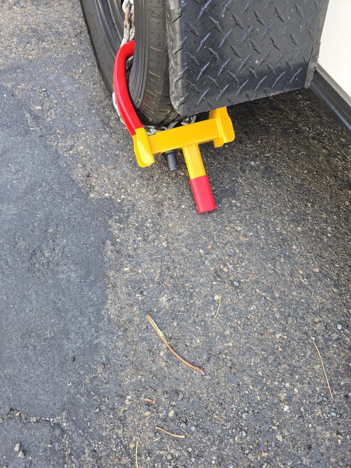 Tevlaphee Universal Wheel Lock Heavy Duty Security Trailer Wheel Lock Anti Theft Wheel Locks for Cars SUV Camper Motorcycle Trailer Great Deterrent Bright Color with 3 Keys (Red-Yellow) customer photo 1