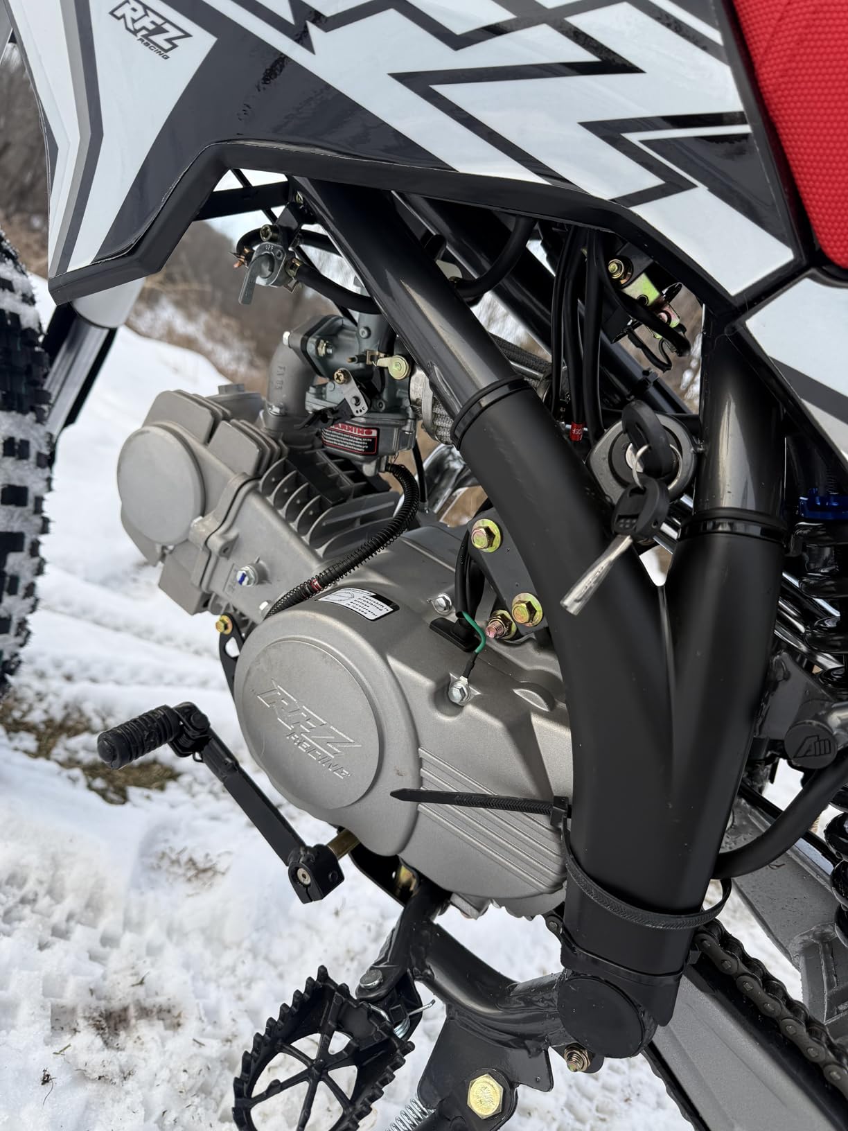 HHH DB X18 125CC Dirtbike Apollo RFZ Racing Gas Dirt Bike with Twin Spare Heavy Duty Steel Frame Big Tires 17/14 inch 4 Speed Dirtbike for Youth Adult Vitacci Dirtbike customer photo 1