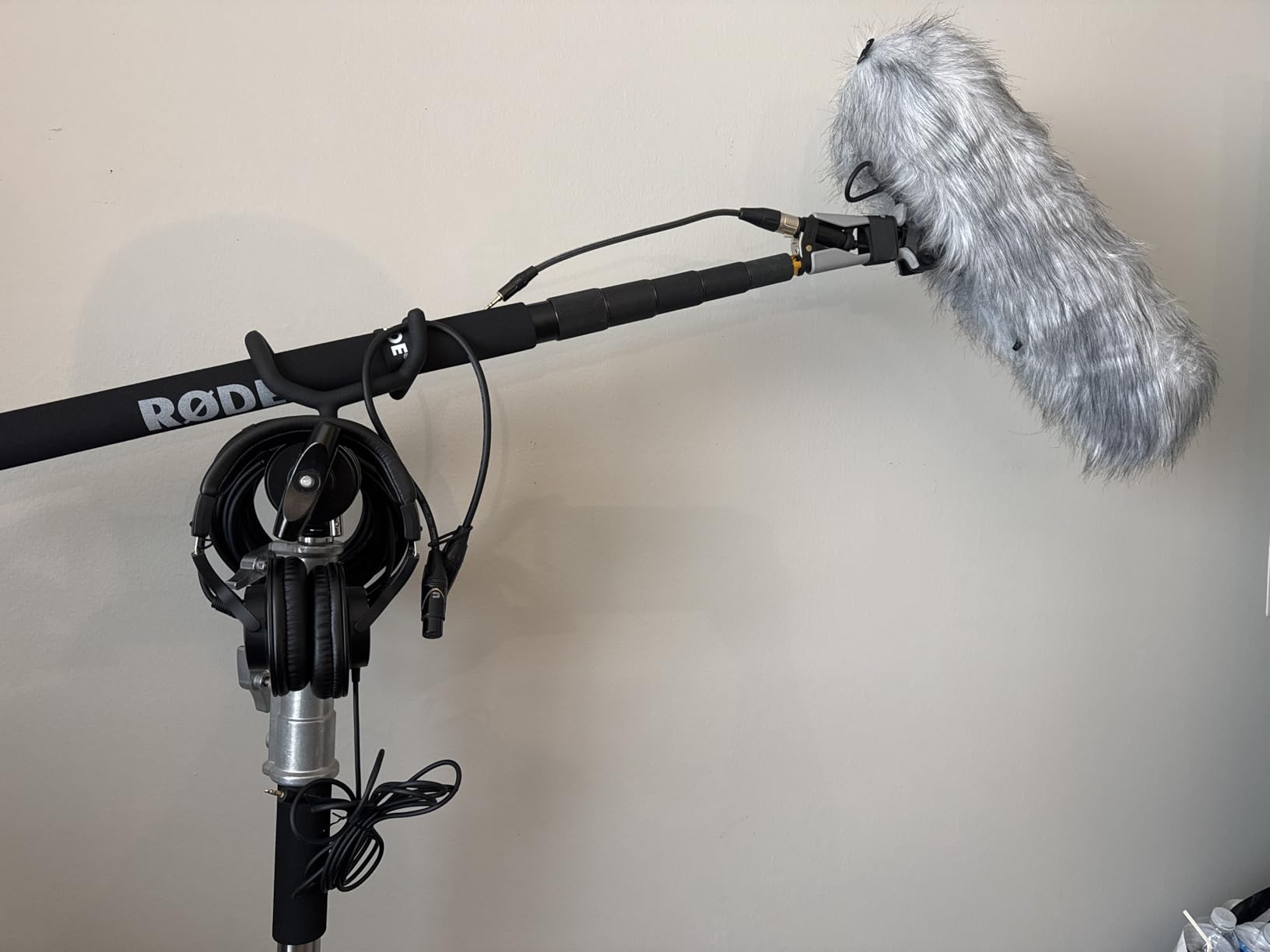 Heavy Duty C Stand 10.8ft/330cm with Boom Arm Sandbag Grips customer photo 2