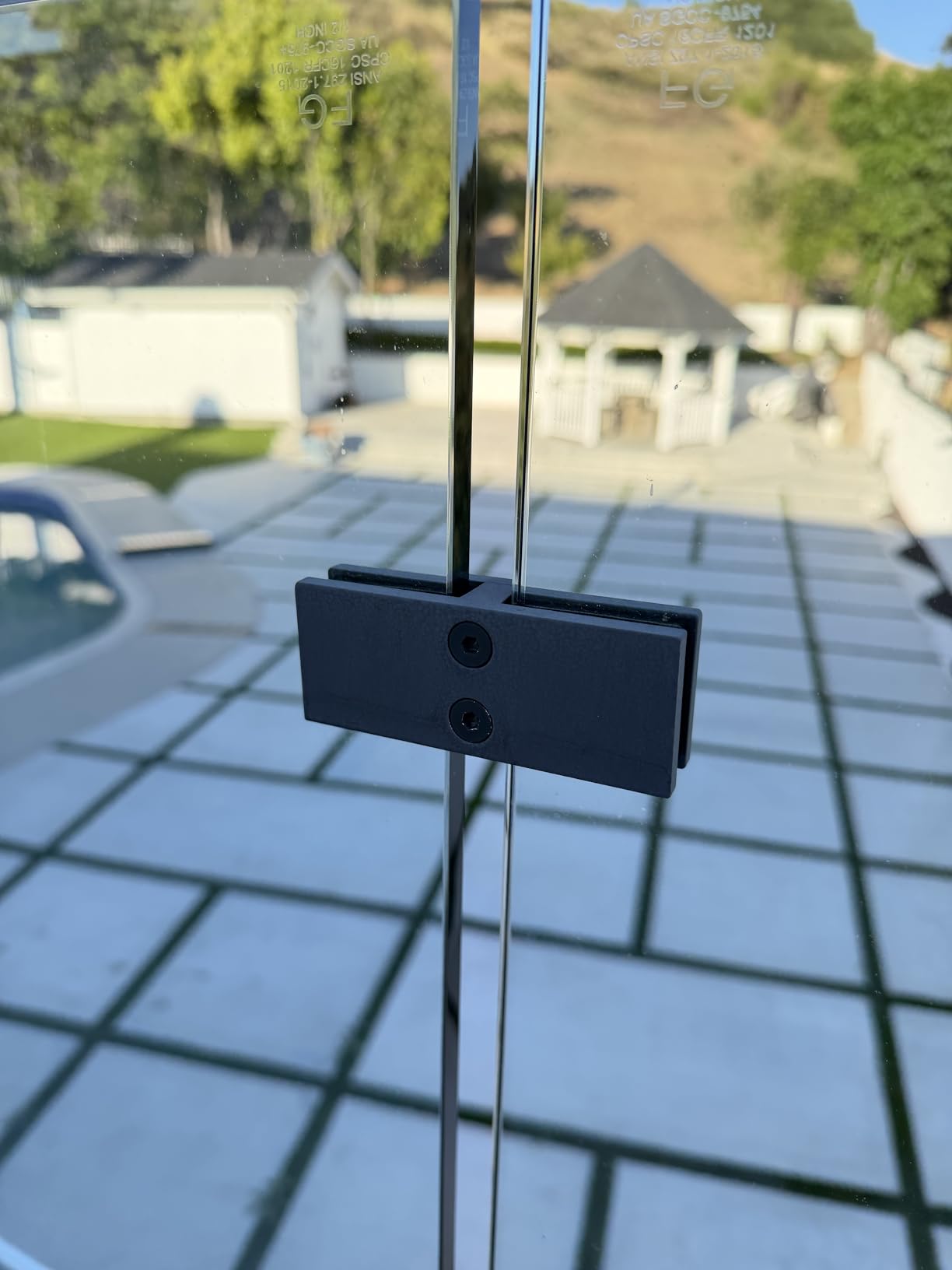 LukLoy 4 Pack Glass to Glass Clamp Frameless 180° Glass Railing Clamp customer photo 2