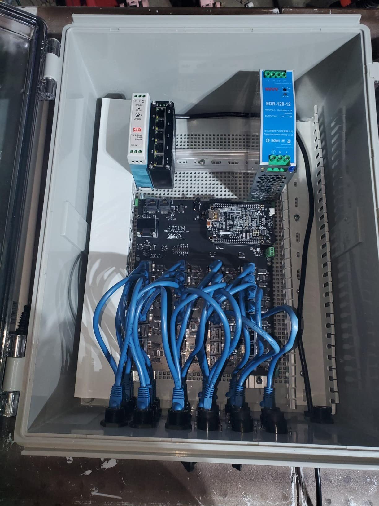 Mini 5-Port Gigabit Industrial Switch, DIN/Wall Mount, -40~167°F, 10Gbps customer photo 1