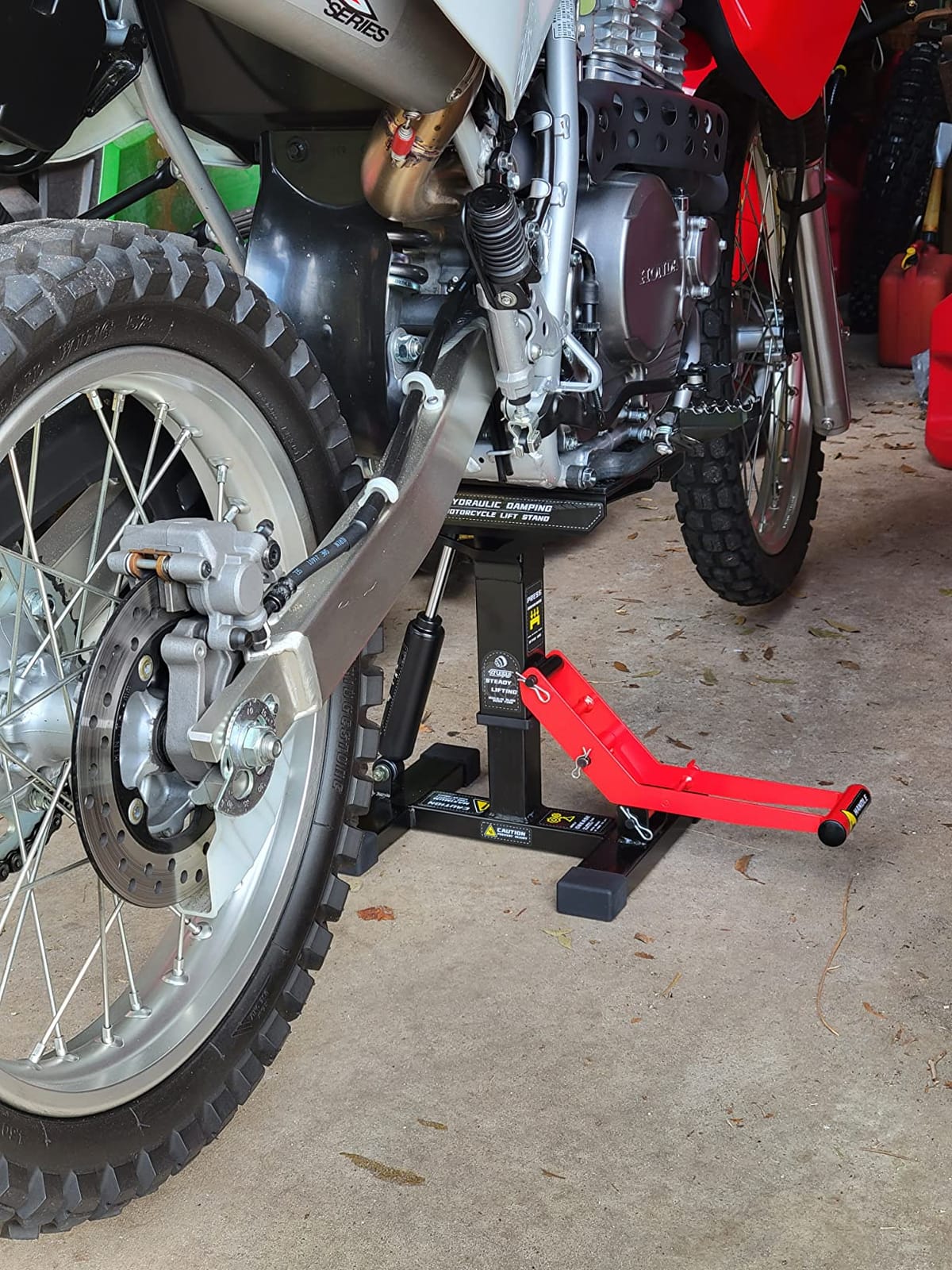 Hydraulic Dirt Bike Stand 1000lbs for Motorcycle Maintenance Oil Change customer photo 1