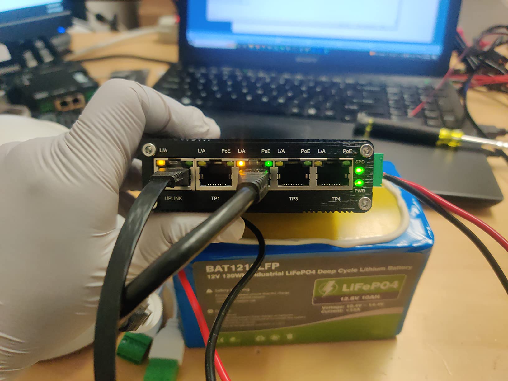 LINOVISION Industrial 5 Ports Gigabit 12V PoE Switch, Solar Powered Switch | Support DC 9-54V Input to 48V PoE Output | 4 x IEEE 802.3af/at Ports 30W @120W | IP40 for Solar Power/RV Truck/VoIP Systems customer photo 2