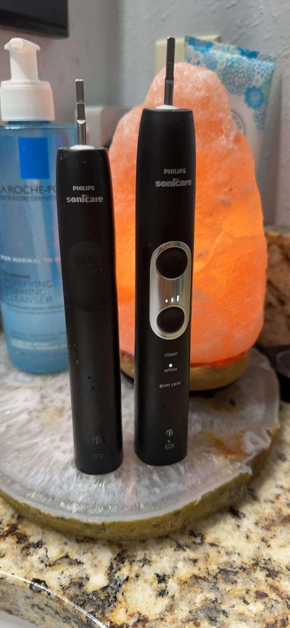 Philips Sonicare 4100 Rechargeable Electric Toothbrush, 1 Brush Head, Black | 700% More Plaque Removal, Pressure Sensor, 2 Brush Settings, 2-Minute Guided Timer, 14-Day Battery, HX3681/24 customer photo 2