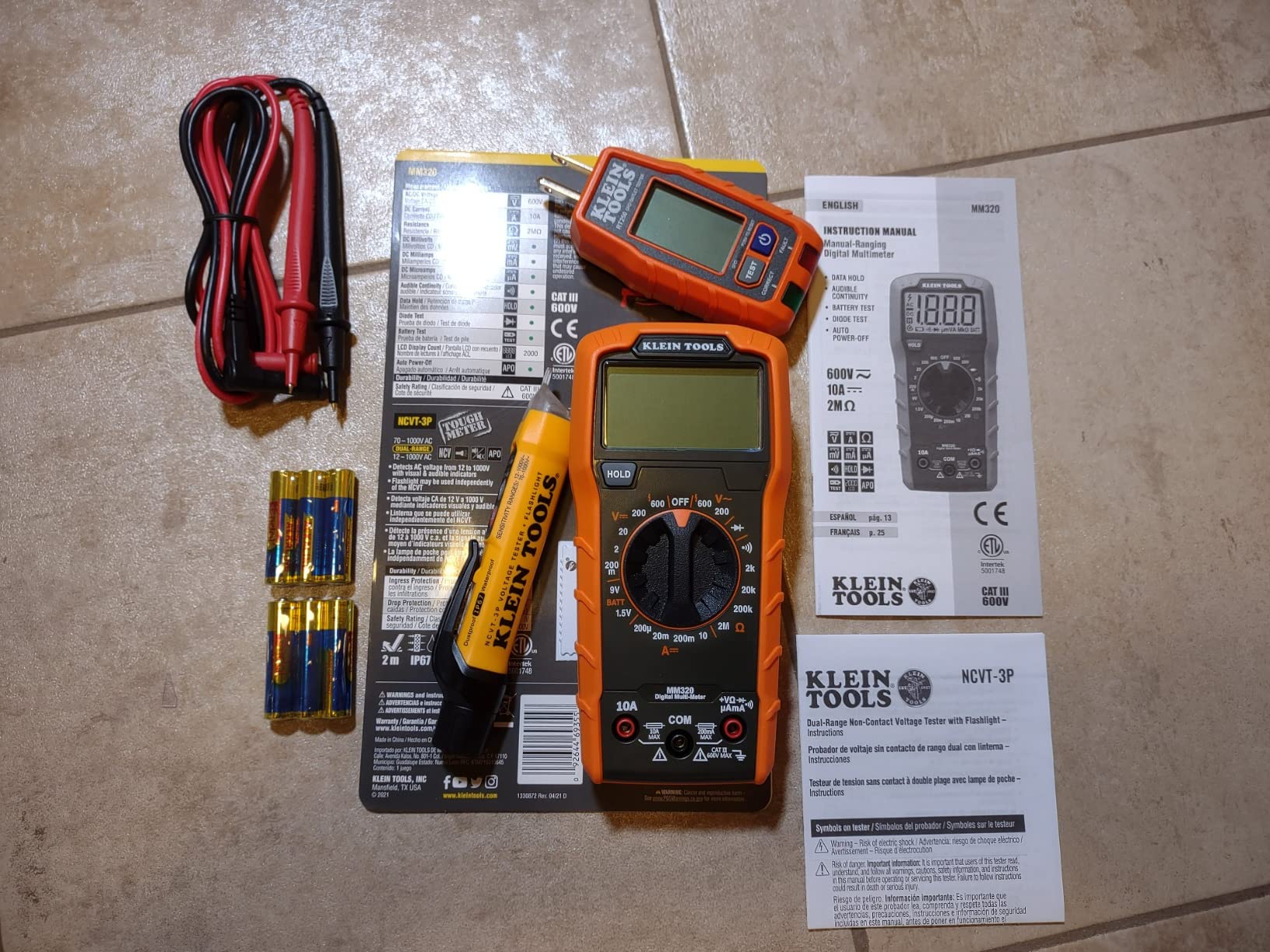 Klein Tools 69355 Digital Multimeter Premium Electrical Test Kit with Non-Contact Voltage Tester, Receptacle Tester, Test Leads customer photo 1