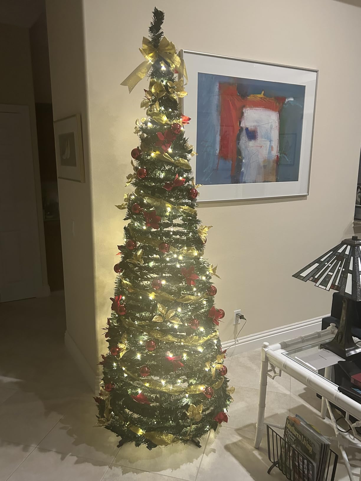 Decoway Pre Lit Christmas Tree: Pop Up 6 FT Warm White LED Lights (Yellow) | Pre Decorated Christmas Tree with Red Gold - Holiday Party Decorations with Warm White LED Lights for Christmas customer photo 2