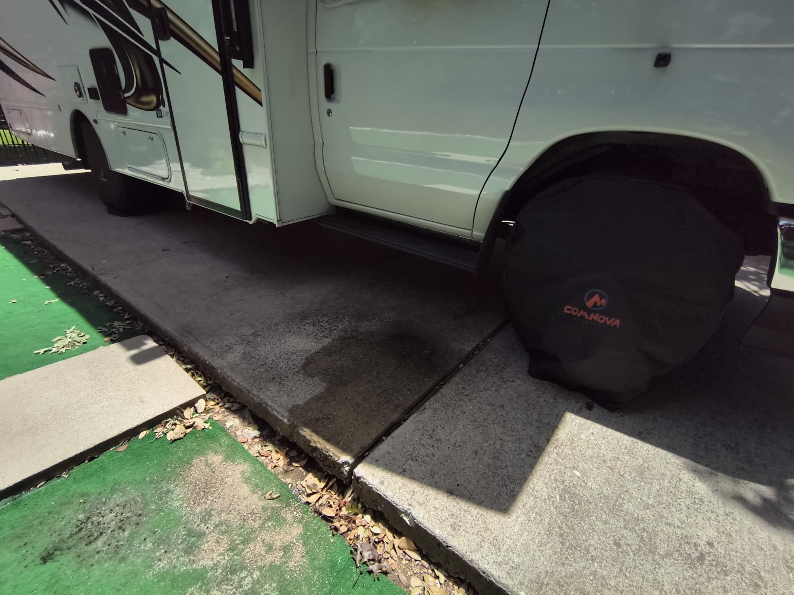 RV Tire Covers 4 Pack, Tough Tire Wheel Protector for Truck, SUV, Travel Trailer, Camper, Motorhome, Boat, Van, PU Oxford Waterproof Sun Rain Snow Protector Cover, Fits Tire Diameters 30-32 inch customer photo 1