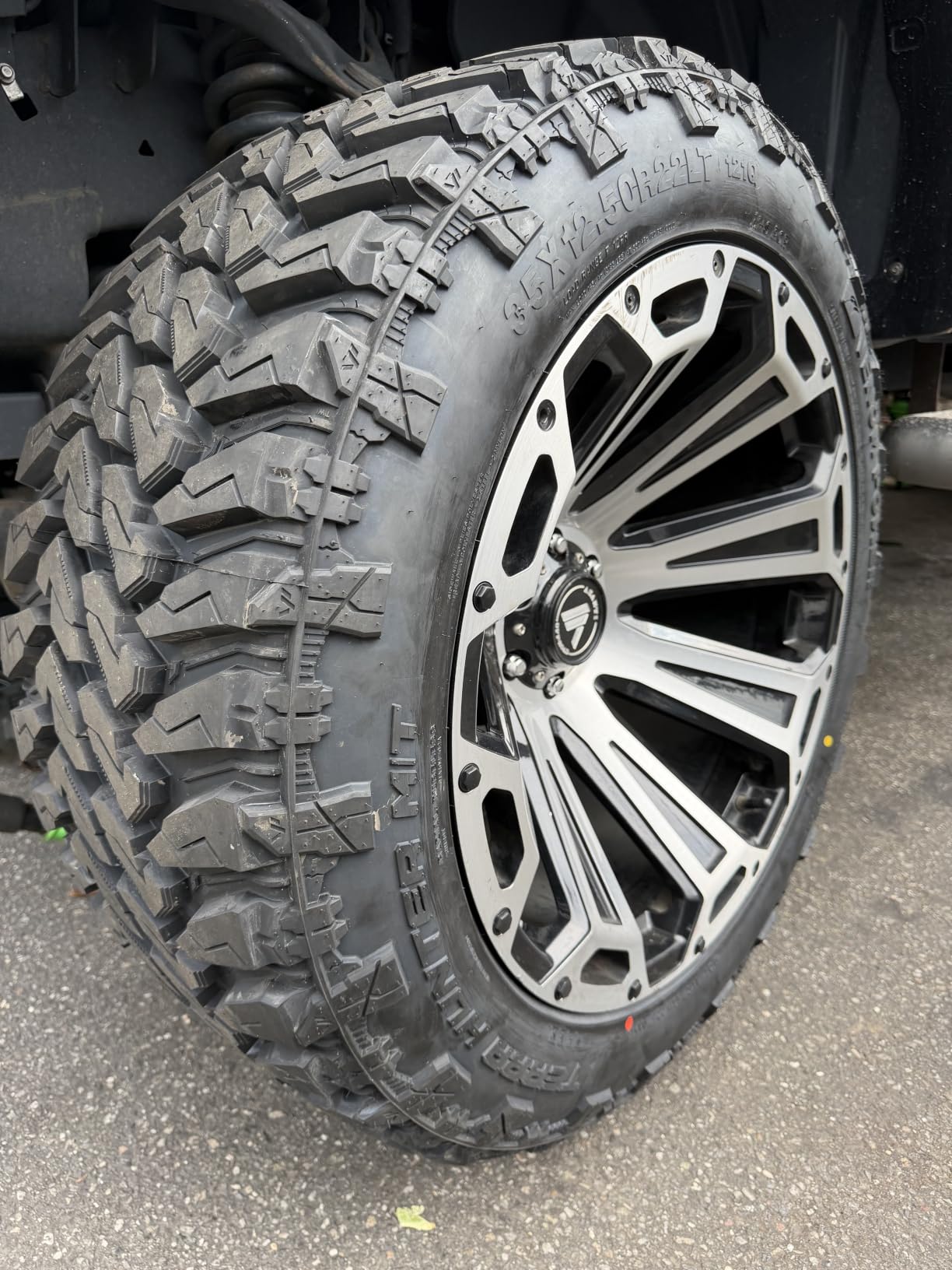Venom Power Terra Hunter M/T LT33X12.50R17 Mud Terrain 120Q E (10 Ply) Tire customer photo 1