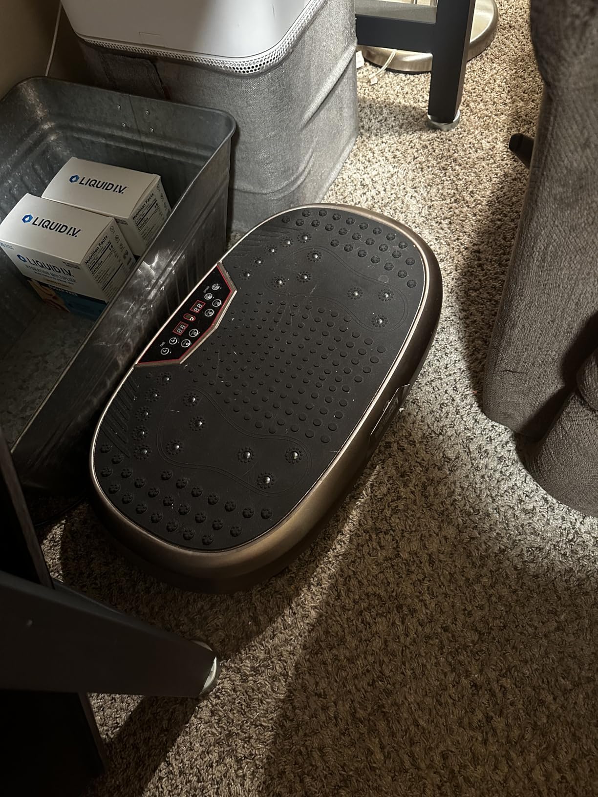 EILISON FitMaxx 3D XL Vibration Plate Exercise Machine with 120 Speeds customer photo 1