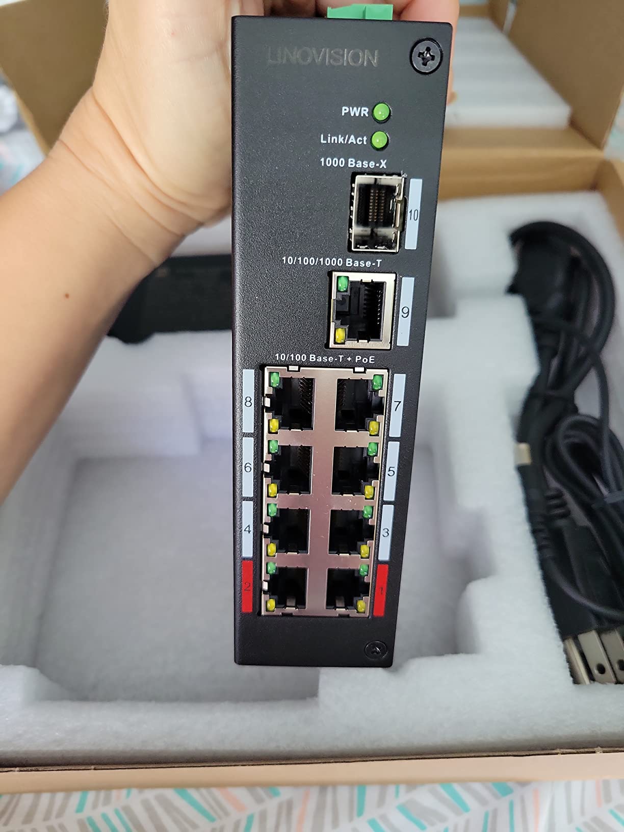 LINOVISION Industrial 8-Port Gigabit PoE Switch with 4 BT 90W PoE++ Ports | 2 Gigabit SFP Uplinks, 120W Budget, NDAA Compliant, DIN-Rail Switch for PTZ Camera/Lighting/Monitor customer photo 2