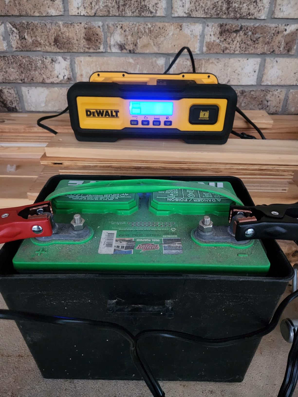 DEWALT DXAEC100 30A Battery Charger, 100A Engine Start and 3A Maintainer | For 4, 6 and 8-cylinder Gas and Diesel Cars, Trucks, Motorcycles, SUV's, Boats, ATV's, and RV's, with bulit in LED flashlight customer photo 2