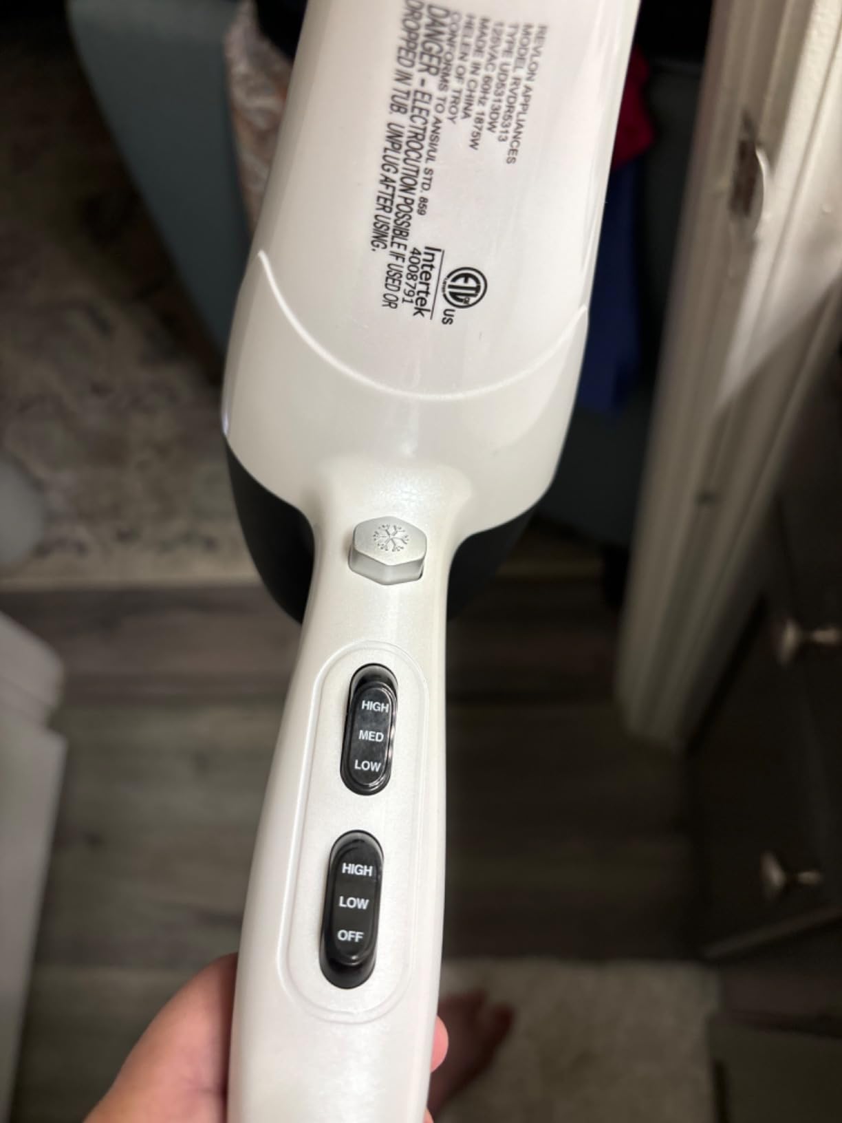 REVLON Volume Booster, Hair Dryer with Curl Enhancing Diffuser, White customer photo 1