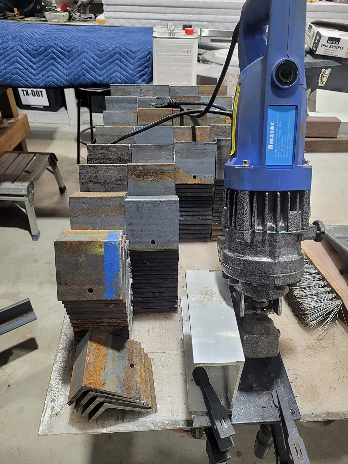 AMZCNC 110V 1200W Electric Hydraulic Metal Hole Punch Tool | Electricians & Metalworkers, Fast Hydraulic Hole Punch for Steel, Iron, Copper, Aluminum & Angle Steel Fabrication customer photo 1