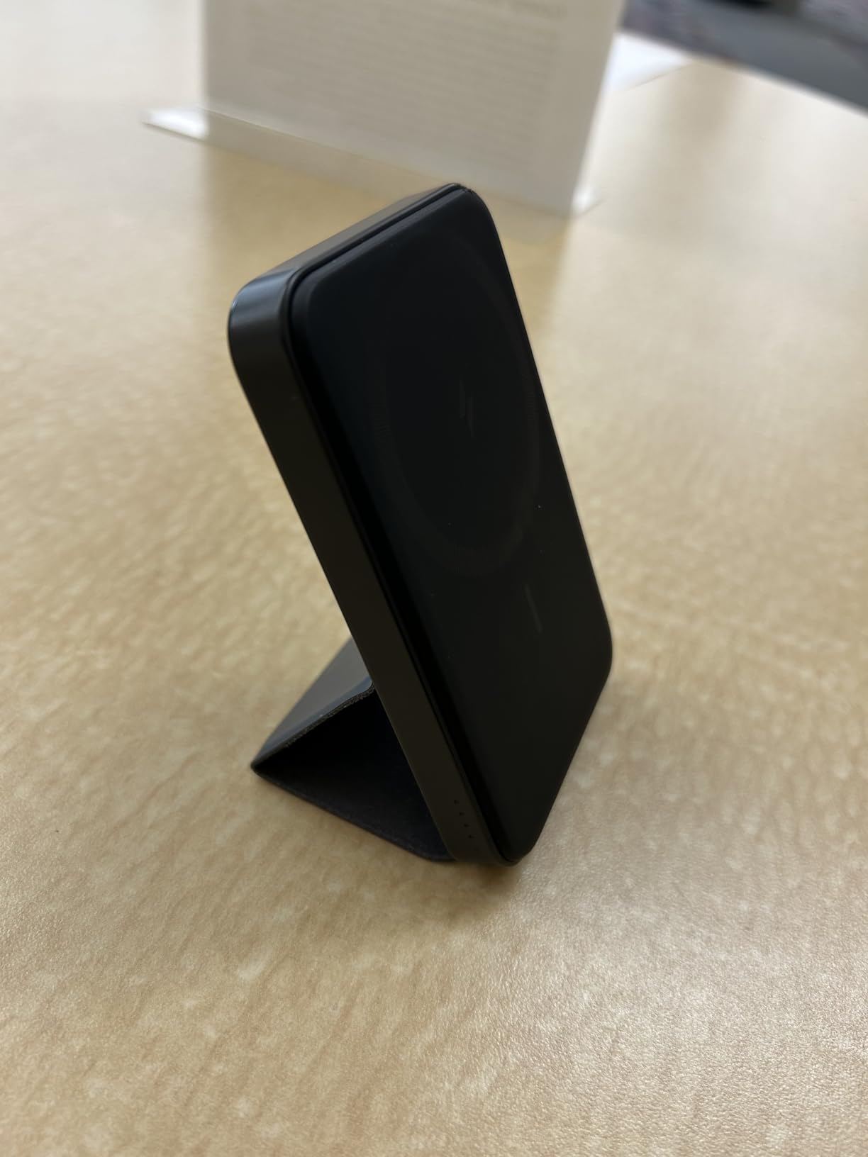 Anker 622 Magnetic Power Bank, 5,000mAh Foldable Wireless Portable Charger | Battery Pack with Stand and Side USB-C Port, Magsafe-Compatible for iPhone 16 / 15 / 14 / 13 Series customer photo 1