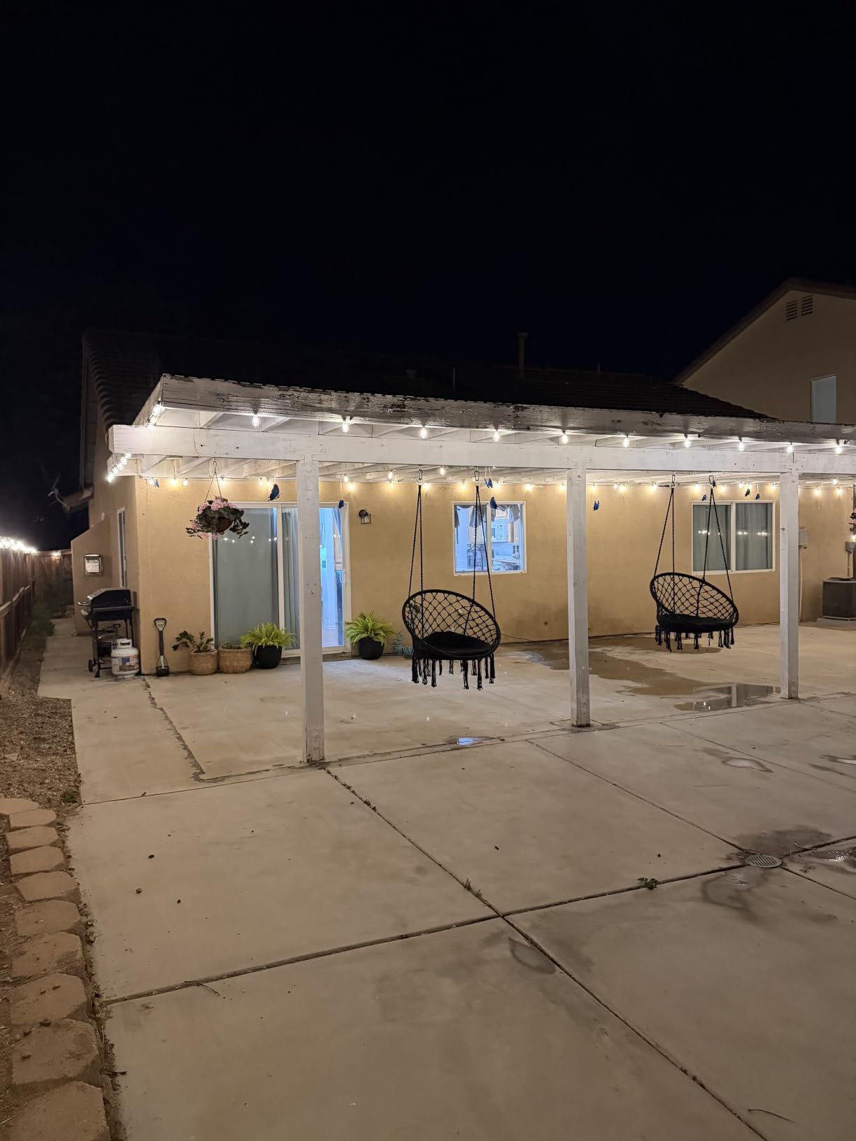 Brightever 100FT Outdoor String Lights 52 Bulbs, Waterproof Patio Lights customer photo 1