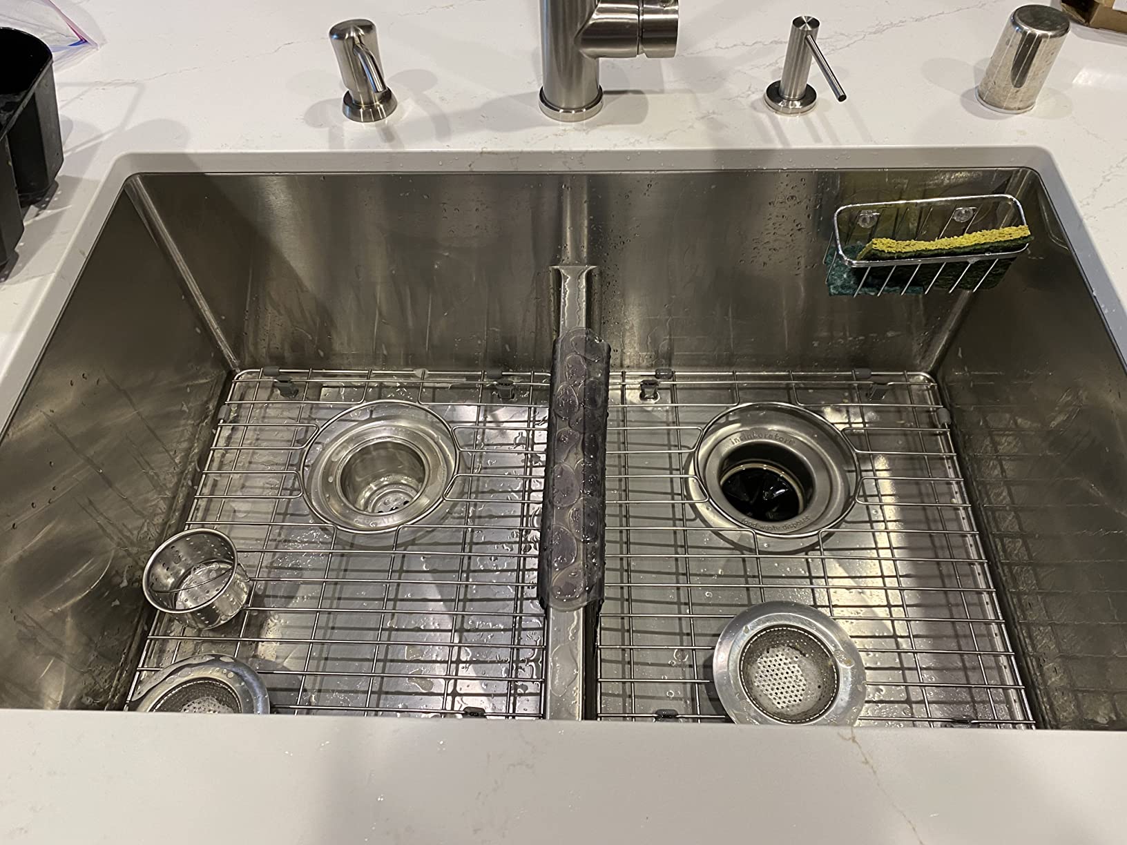 Ruvati 33-in 40/60 Low-Divide Undermount Kitchen Sink - RVH7418 customer photo 2