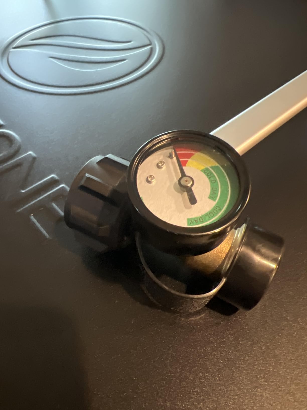 CALPOSE Propane Tank Gauge, 3 Colors Coded Level Indicator | 5-40 Pound LP Tank Gas Level Indicator, QCC1 / Type 1 Connection Fits for Cylinder Grill, Heater, RV Camper and More customer photo 2