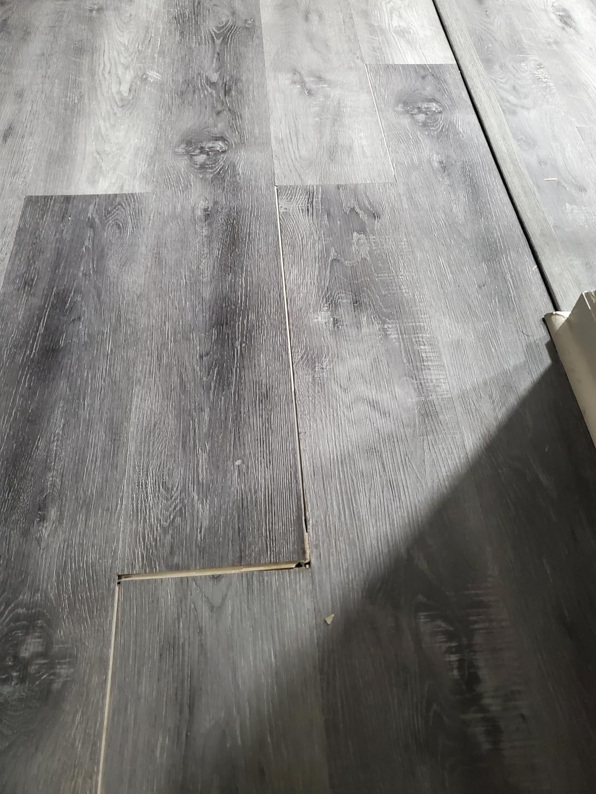 Lucida Surfaces MaxCore Ultra 7.31x48in 28mil 6mm 24.5SqFt Click Lock LVP customer photo 2