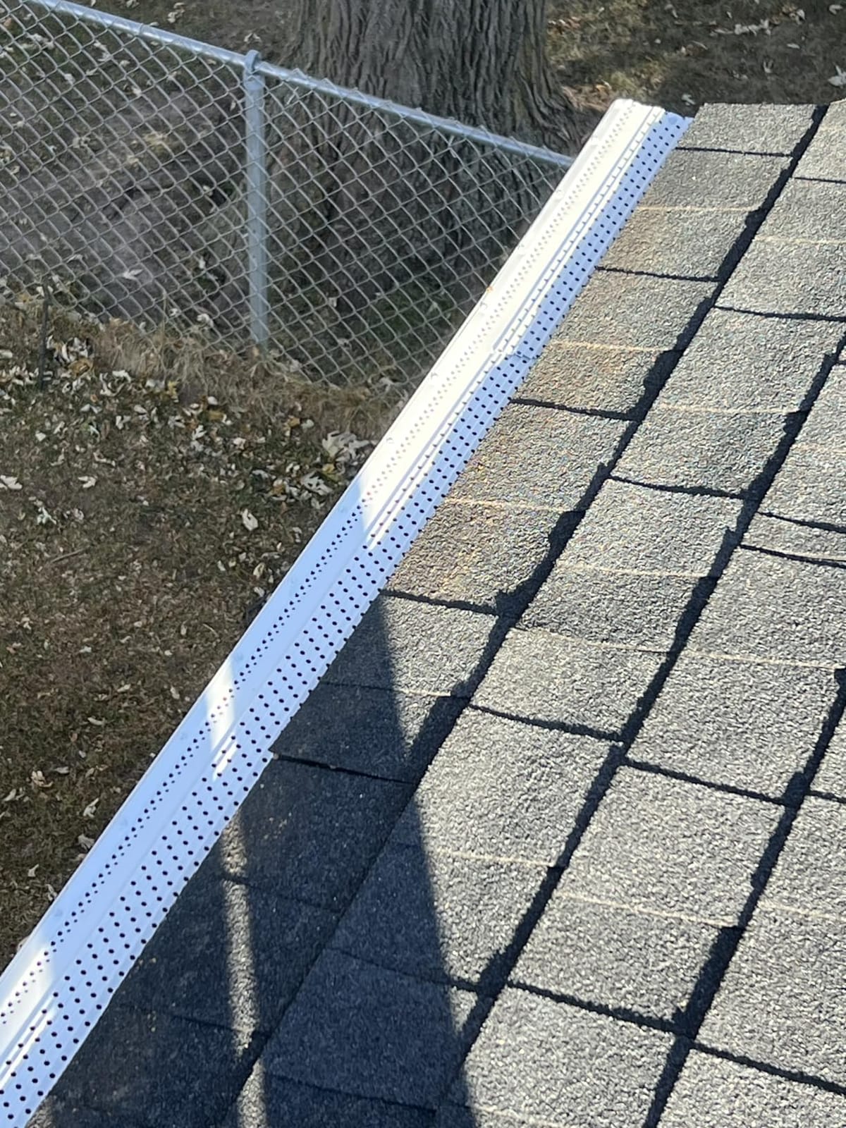 GUTTERHAWK Gutter Guard - 48 FT. (Nominal) Black All-Aluminum Gutter Guard Kit with Screws Included. Fits 6 in. Gutters. DIY Friendly. (6 in. x 47.625 in. Pieces) customer photo 2