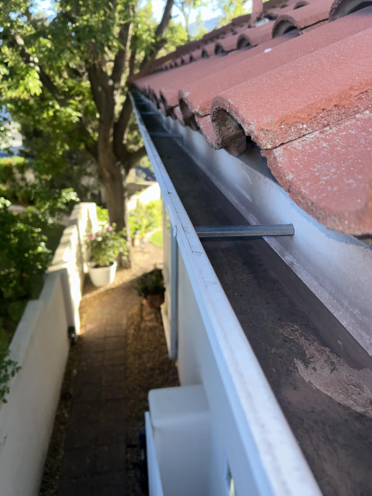 Standard Gutter Guards, 5 Inch, 200 FT, Aluminum, Black customer photo 1