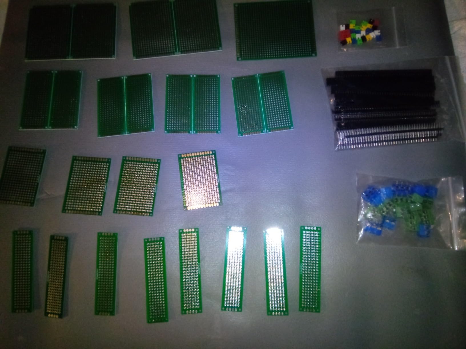 82 Piece Double Sided PCB Board Kit with 5 Sizes,40Pin 2.54mm Male & Female Header Connectors - Ideal for DIY Soldering,Electronic Projects, Arduino Kits,and Circuit Prototyping customer photo 1