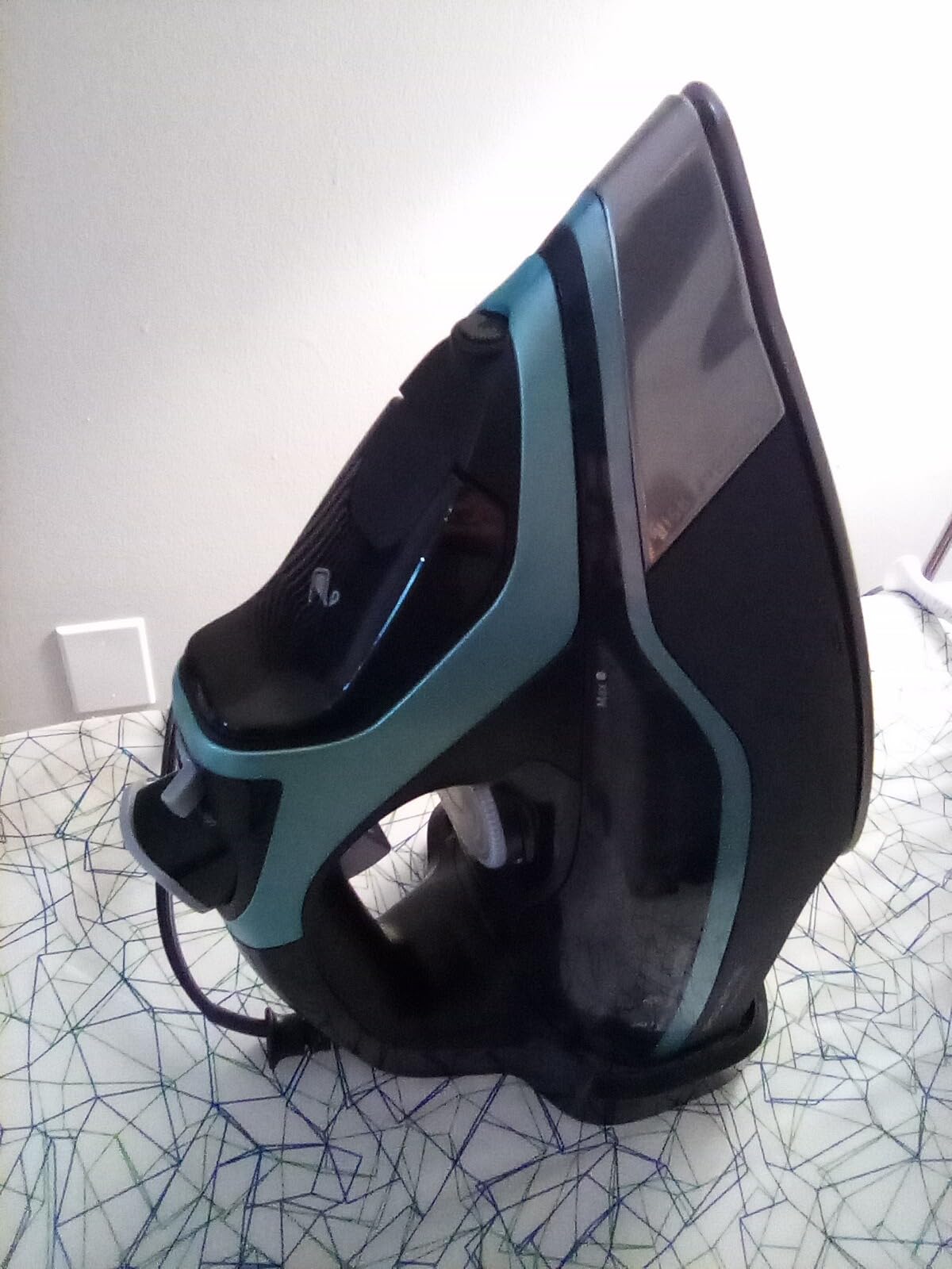 Rowenta Steam Force Stainless Steel Soleplate Steam Iron for Clothes, Anti-Drip Protection, 400 Microsteam Holes, 1800 Watts, Iron, Fabric Steamer, Garment Steamer for Clothes, Precision Tip, DW9440 customer photo 1
