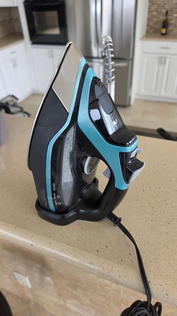 Rowenta Steam Force Stainless Steel Soleplate Steam Iron for Clothes, Anti-Drip Protection, 400 Microsteam Holes, 1800 Watts, Iron, Fabric Steamer, Garment Steamer for Clothes, Precision Tip, DW9440 customer photo 2