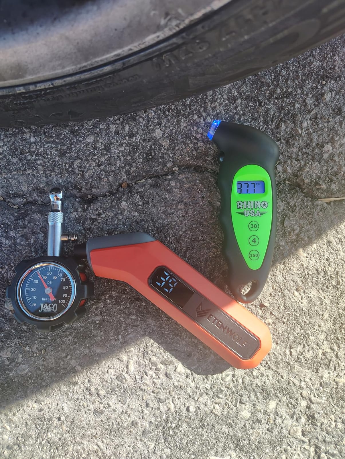 ETENWOLF T300 Digital Tire Pressure Gauge 200 PSI for Car, RV, Truck, Bikes customer photo 1